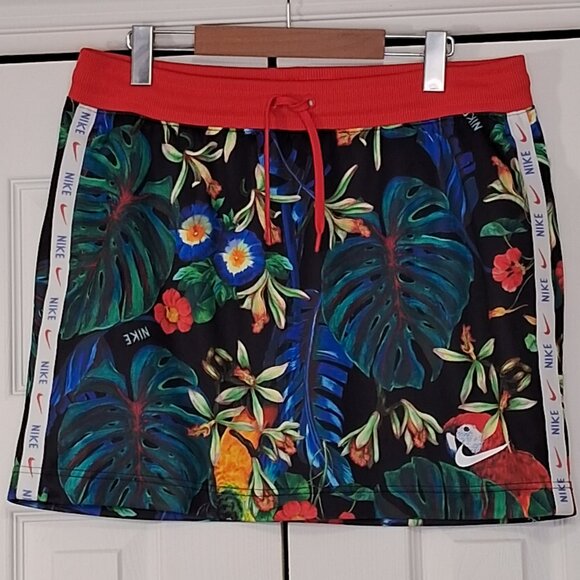 Nike Skirt - Picture 2 of 8